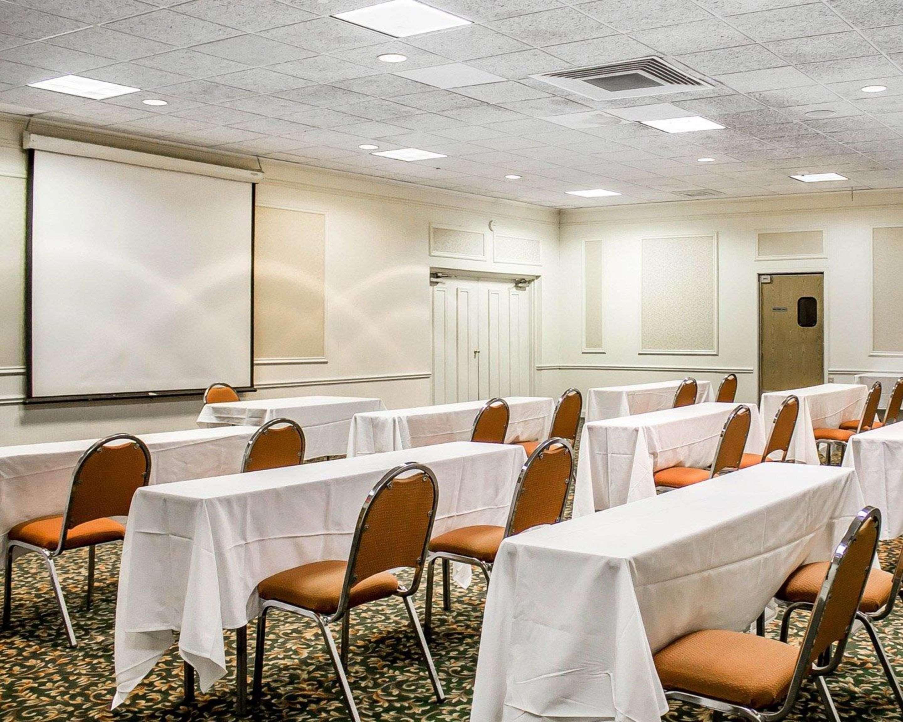 Rhinelander Quality Inn מראה חיצוני תמונה