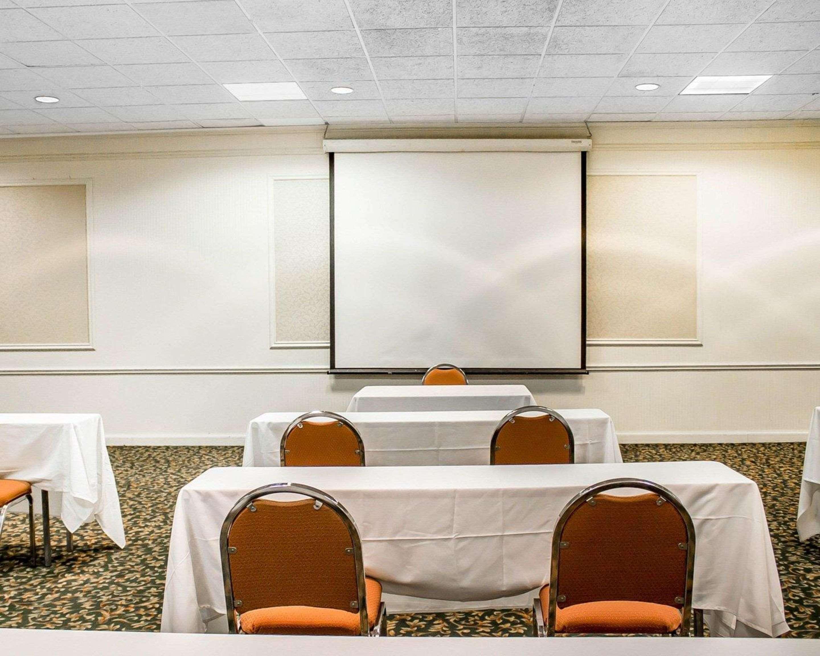 Rhinelander Quality Inn מראה חיצוני תמונה