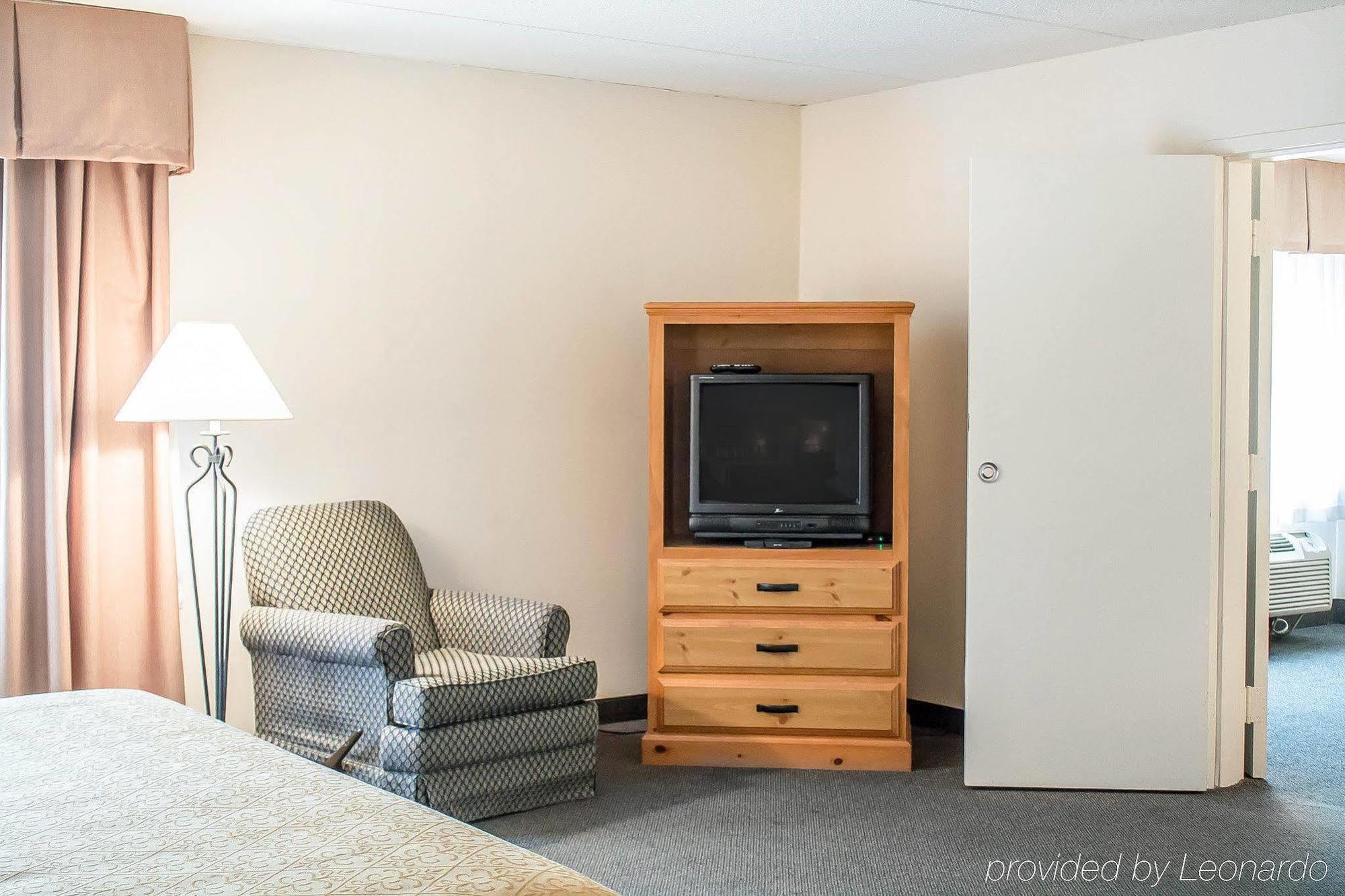 Rhinelander Quality Inn מראה חיצוני תמונה