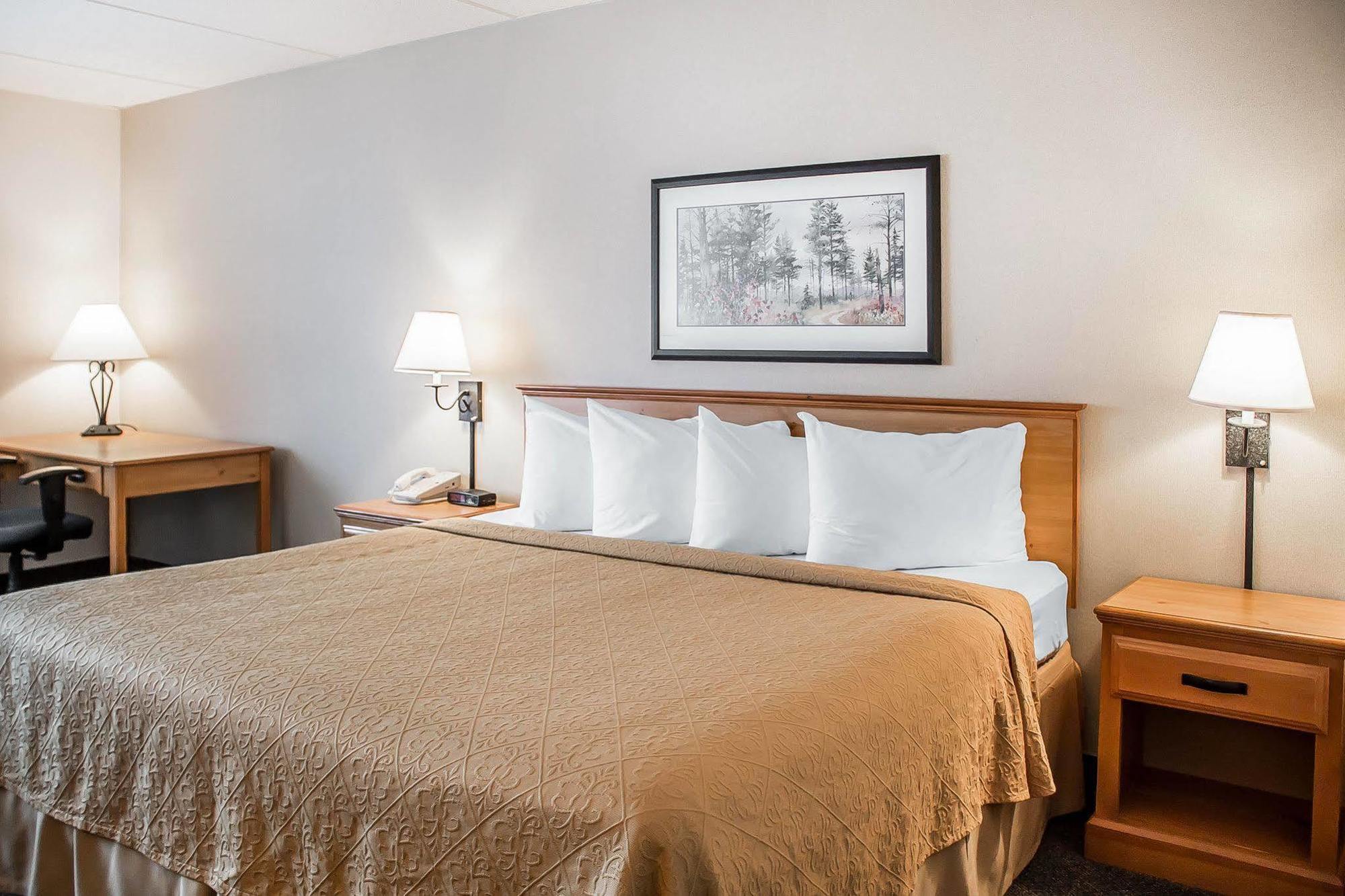 Rhinelander Quality Inn מראה חיצוני תמונה