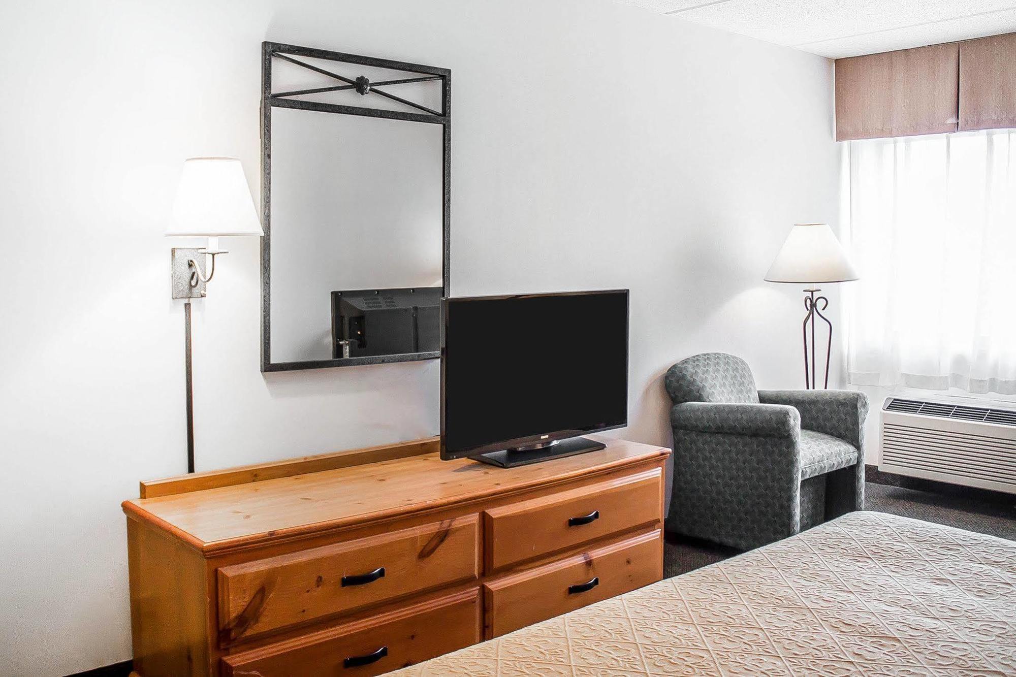 Rhinelander Quality Inn מראה חיצוני תמונה