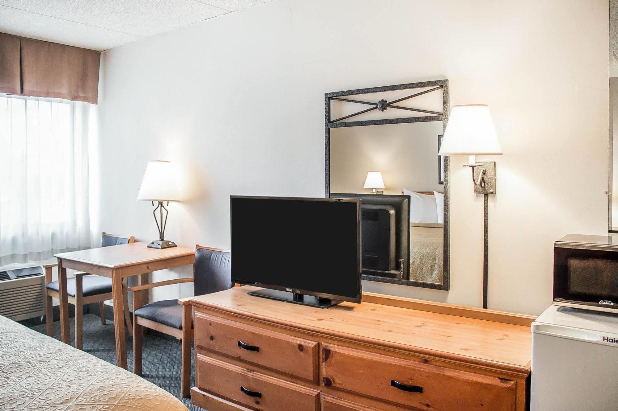 Rhinelander Quality Inn מראה חיצוני תמונה
