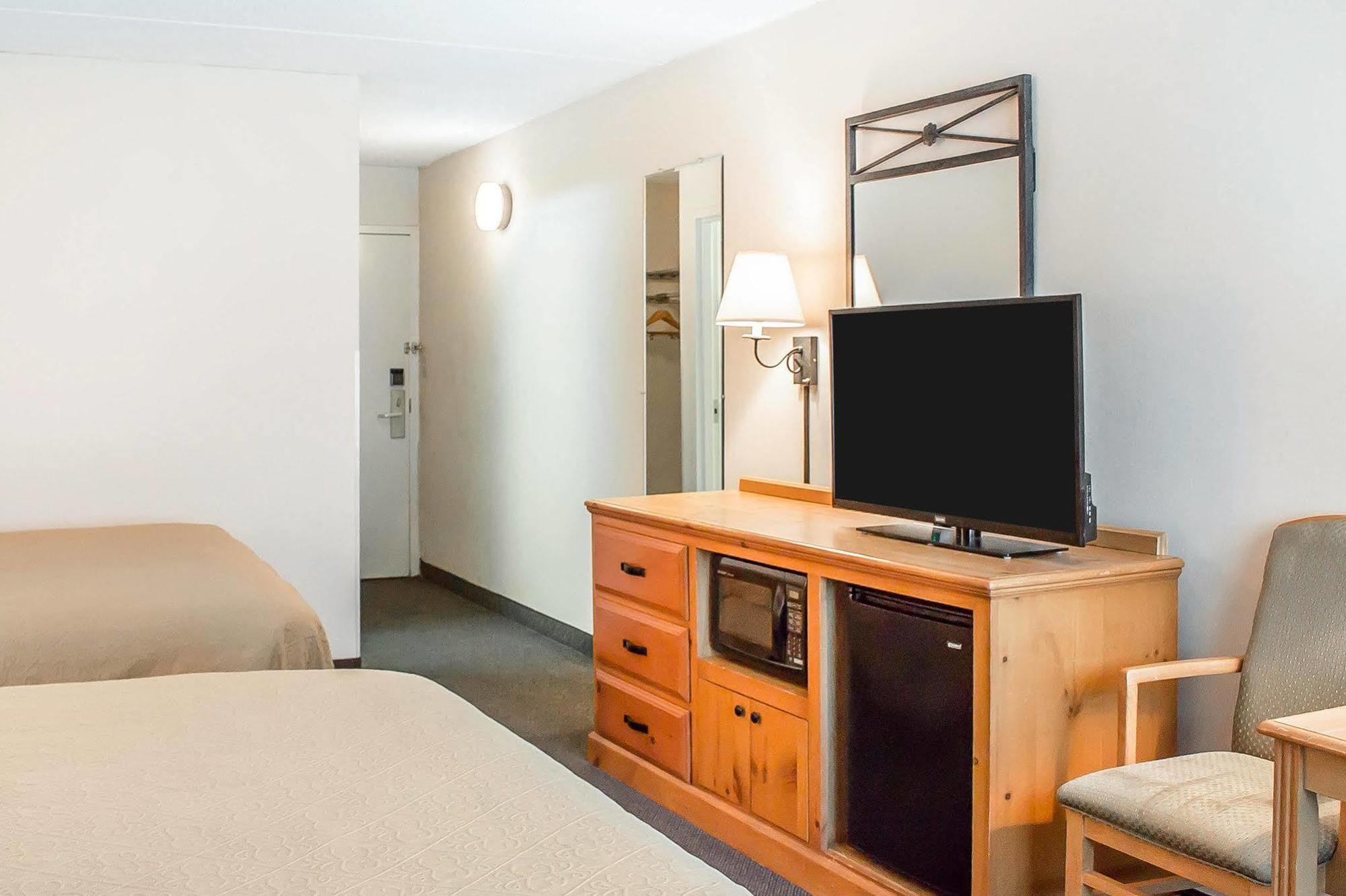 Rhinelander Quality Inn מראה חיצוני תמונה