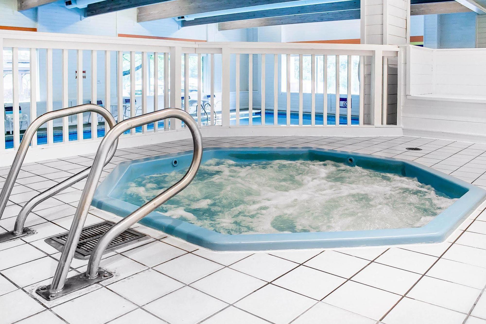 Rhinelander Quality Inn מראה חיצוני תמונה